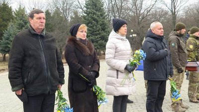 На Дніпропетровщині провели в останню путь загиблого на війні 22-річного Дмитра Росича На Дніпропетровщині провели в останню путь загиблого на війні 22-річного Дмитра Росича