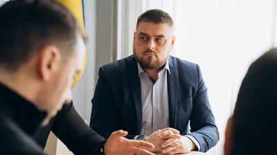 Що задекларували начальник Чернівецької ОВА та його заступники