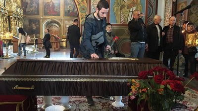 У Києві попрощалися з продюсеркою "Радіо Свобода" Вірою Гирич. Вона загинула унаслідок обстрілу Києва росіянами