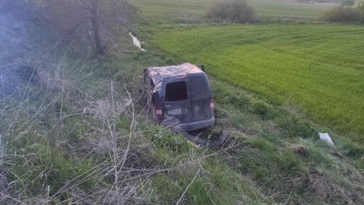 На Львівщині п'яний водій з'їхав у кювет: п'ятеро травмованих