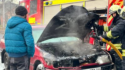 "Ми їхали з дитиною в дитсадок": у Черкасах під час руху спалахнув легковик "Ми їхали з дитиною в дитсадок": у Черкасах під час руху спалахнув легковик