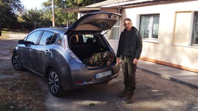 "Кущівські бджілки".У кропивницькій школі півтора року плетуть маскувальні сітки для ЗСУ "Кущівські бджілки".У кропивницькій школі півтора року плетуть маскувальні сітки для ЗСУ