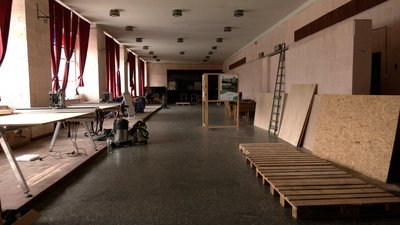 Роблять ремонт та облаштовують лабораторію: у колишньому кінотеатрі "Перемога" у Чернігові запрацює цифрова майстерня Роблять ремонт та облаштовують лабораторію: у колишньому кінотеатрі "Перемога" у Чернігові запрацює цифрова майстерня