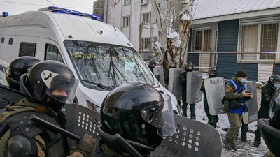 У районному суді Миколаєва відбулись спільні навчання Нацгвардії, поліції та Служби судової охорони