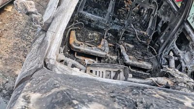 У Чернігові згоріли три автівки