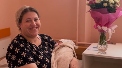 У Львові 42-річна жінка народила десяту дитину: дівчинку назвали Евеліною