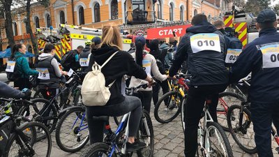 У Полтаві влаштували благодійний велопробіг, на якому збирали гроші для ЗСУ У Полтаві влаштували благодійний велопробіг, на якому збирали гроші для ЗСУ