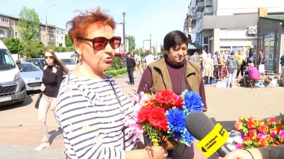 Штучні чи живі квіти на кладовище: що кажуть житомиряни та екологи Штучні чи живі квіти на кладовище: що кажуть житомиряни та екологи