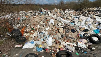 Стихійне сміттєзвалище поблизу "Арени Львів", 26 березня 2024 року
