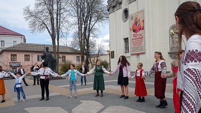 У центрі Тернополя водили гаївки