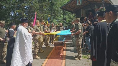 На Тернопільщині в останню дорогу провели воїна Володимира Арабського На Тернопільщині в останню дорогу провели воїна Володимира Арабського