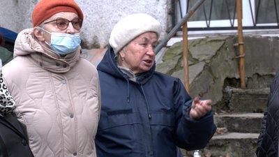 Місяць без тепла. Мешканці франківської багатоповерхівки не можуть під'єднати опалення через сусіда Місяць без тепла. Мешканці франківської багатоповерхівки не можуть під'єднати опалення через сусіда