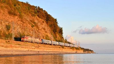 Через перекриття Кримського мосту зупинилось залізничне сполучення Росії з півостровом