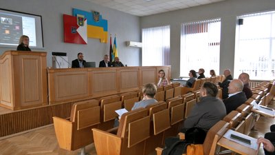 Сесію Луцької райради не провели: депутатам вручили повістки Сесію Луцької райради не провели: депутатам вручили повістки