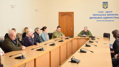 Пам'ять робить нас сильнішими: черкаських воїнів посмертно нагородили орденами Пам'ять робить нас сильнішими: черкаських воїнів посмертно нагородили орденами