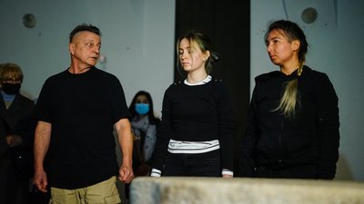 Фоторепортаж з перформансу: у Києві відкрилася виставка, присвячена кримськотатарській культурі Фоторепортаж з перформансу: у Києві відкрилася виставка, присвячена кримськотатарській культурі