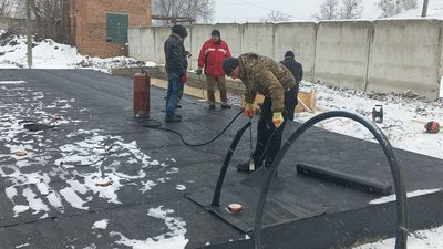У громаді на Житомирщині будують нове житло під дитячий будинок сімейного типу для родини переселенців