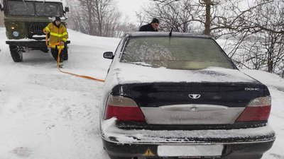 Рятувальники продовжують працювати на автошляхах Миколаївської області