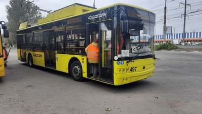 Носіння масок та проїзд тільки на місцях для сидіння. Чи дотримуються у транспорті Херсона карантину Носіння масок та проїзд тільки на місцях для сидіння. Чи дотримуються у транспорті Херсона карантину