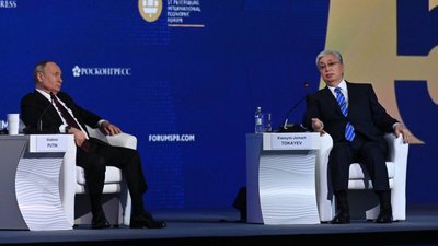 Лідер Казахстану у присутності Путіна відмовився визнавати "квазідержавні утворення" на Донбасі