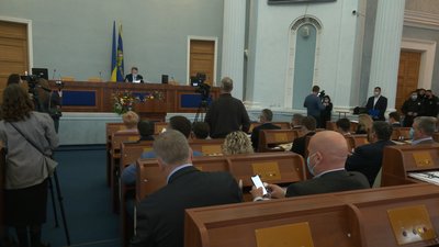 Склали присягу, посварилися й обрали очільника: у Черкасах відбулася перша сесія оновленої облради Склали присягу, посварилися й обрали очільника: у Черкасах відбулася перша сесія оновленої облради