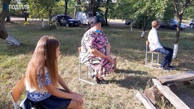 У зв’язку з поширенням епідемії, уроки мають проходити на відкритому повітрі. Фото: Суспільне У зв’язку з поширенням епідемії, уроки мають проходити на відкритому повітрі. Фото: Суспільне