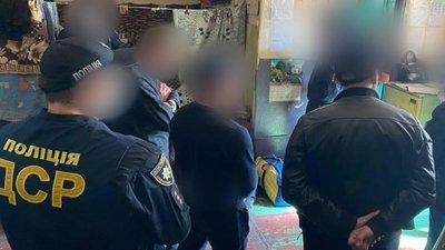 Підозру повідомили організатору та його трьом спільникам Підозру повідомили організатору та його трьом спільникам