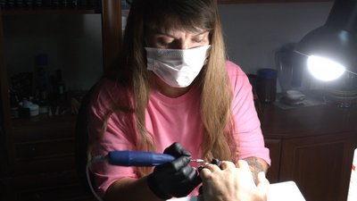 Переселенки з Маріуполя відкрили студію краси в Івано-Франківську Переселенки з Маріуполя відкрили студію краси в Івано-Франківську
