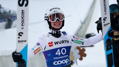 Ніка Превц, словенська стрибунка з трампліна на чемпіонаті світу-2025 у Тронгеймі.