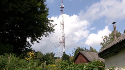 Збільшать покриття українським телебаченням: на Чернігівщині будують нові комунікаційні вежі