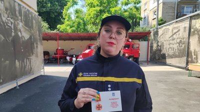 Дніпровські рятувальники отримали медалі та нове обладнання Дніпровські рятувальники отримали медалі та нове обладнання