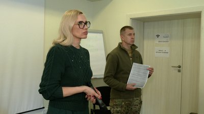 У Рівному родини військових зустрілись з Уповноваженим з питань осіб, зниклих безвісти за особливих обставин Котенком У Рівному родини військових зустрілись з Уповноваженим з питань осіб, зниклих безвісти за особливих обставин Котенком