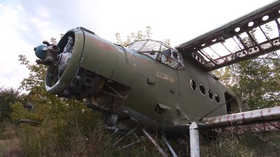 Покинутий аеродром: як виглядає кладовище літаків на Харківщині Покинутий аеродром: як виглядає кладовище літаків на Харківщині