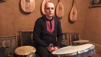 культура, майстер, музичні інструменти, домбра, експозиція, майстерня культура, майстер, музичні інструменти, домбра, експозиція, майстерня