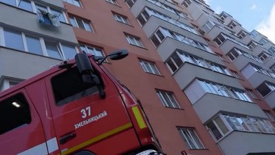 Під час пожежі у Хмельницькому врятували троє людей