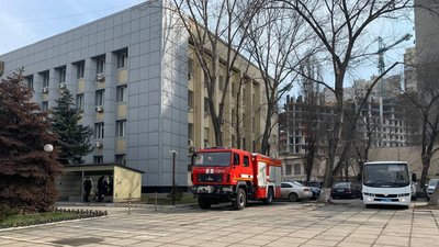 Справа про напад: Стерненка привезли до суду, під будівлею чергує поліція. Текстовий онлайн Справа про напад: Стерненка привезли до суду, під будівлею чергує поліція. Текстовий онлайн