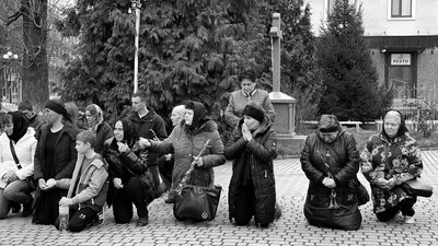 У Мукачеві попрощалися з полеглим захисником Олександром Кравцем У Мукачеві попрощалися з полеглим захисником Олександром Кравцем