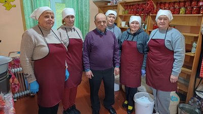 У селі Дамаска на Полтавщині облаштували мініцех із переробки овочів: що і для кого там готують У селі Дамаска на Полтавщині облаштували мініцех із переробки овочів: що і для кого там готують