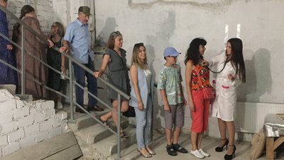 Мистецтво в укритті: в Черкасах поезією та музикою збирали кошти на ЗСУ