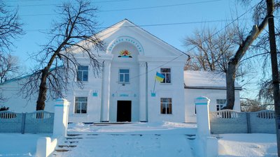 Відремонтована фасадна частина будинку культури Відремонтована фасадна частина будинку культури