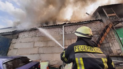 Після російського обстрілу на півночі Харкова 30 травня спалахнули пожежі Після російського обстрілу на півночі Харкова 30 травня спалахнули пожежі