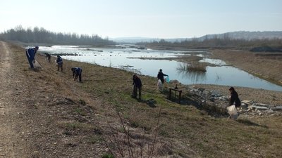 Працівники Дністровського БУВРу поприбирали сміття поблизу водойм і дамб Івано-Франківщини