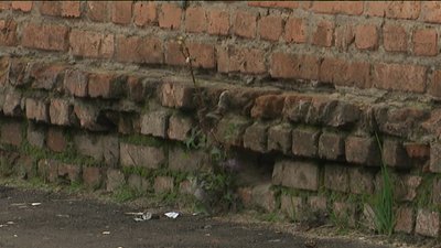Півстоліття без ремонту: мешканці двоповерхівки на Сумщині показали стан свого будинку Півстоліття без ремонту: мешканці двоповерхівки на Сумщині показали стан свого будинку