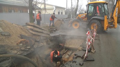 У Житомирі через порив тепломережі у деяких будинках міста відключено опалення У Житомирі через порив тепломережі у деяких будинках міста відключено опалення