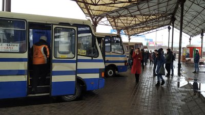 Через негоду на Волині скасували частину рейсів: як працює автостанція