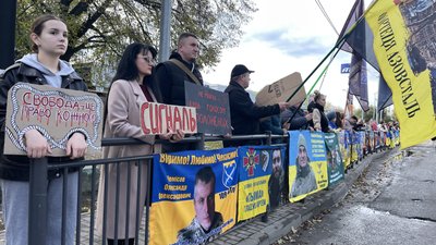 У Полтаві влаштували акцію "Не мовчи, полон вбиває"