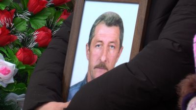 На Вінниччині попрощалися з загиблими під час обстрілу аеропорту "Вінниця" На Вінниччині попрощалися з загиблими під час обстрілу аеропорту "Вінниця"