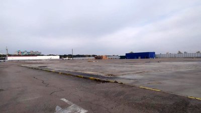 Укриття матиме подвійне призначення і слугуватиме паркінгом: на околиці Чернігова почали роботи з відбудови "Епіцентру" Укриття матиме подвійне призначення і слугуватиме паркінгом: на околиці Чернігова почали роботи з відбудови "Епіцентру"