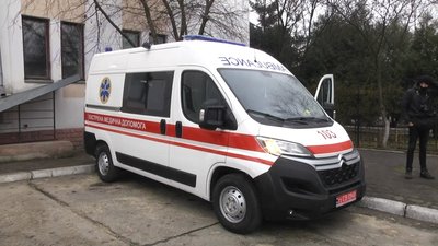 На заміну старим "УАЗам" та "Газелям" – в райони Житомирщини відправлять 10 нових "швидких" На заміну старим "УАЗам" та "Газелям" – в райони Житомирщини відправлять 10 нових "швидких"