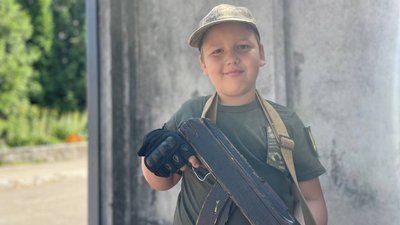 Як семирічний школяр несе службу у Сумському міському центрі комплектування Як семирічний школяр несе службу у Сумському міському центрі комплектування